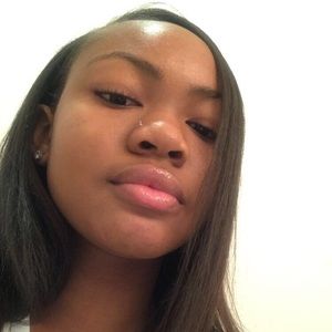 Meet your Posher, Niya